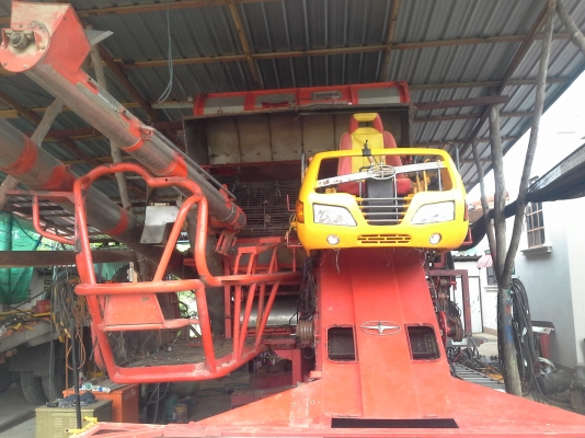 นำส่งแล้วครับ ส่งไป อ.เกษตรวิสัย ร้อยเอ็ด ยังเหลืออีกให้รีบจอง สนใจโทรติดต่อได้  KM 48 เดิน 12 ht (นอก) เครื่อง 6HE+turbo (235แรง) โซ่ D2  46 ข้อ โรลเลอร์ D3 12 ลูก หน้าเกี่ยว 3 เมตร อุ้มเลด 2.5 ตันหรือ star big  12 HT  jo8d + bo (260 แรง)