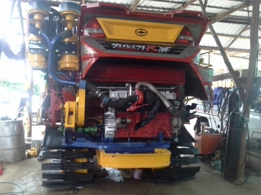 นำส่งแล้วครับ ส่งไป อ.เกษตรวิสัย ร้อยเอ็ด ยังเหลืออีกให้รีบจอง สนใจโทรติดต่อได้  KM 48 เดิน 12 ht (นอก) เครื่อง 6HE+turbo (235แรง) โซ่ D2  46 ข้อ โรลเลอร์ D3 12 ลูก หน้าเกี่ยว 3 เมตร อุ้มเลด 2.5 ตันหรือ star big  12 HT  jo8d + bo (260 แรง)