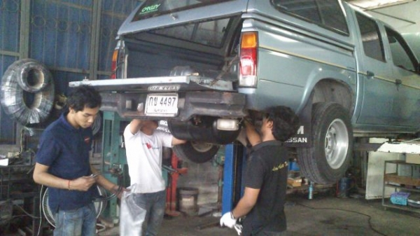 BIG M 4ประตู มีแครี่บอย SR20 แก๊สหัวฉีด AG ถังใต้กระบะ