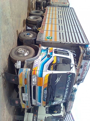 ขายอีซุเดกก้า195 วางเครื่อง270 แม่ลูกคอกมิเนียมดั้ม