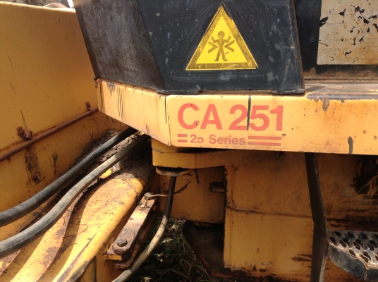 ต้องการขายด่วน ! รถบด ยี่ห้อ DYNAPAC รุ่น CA 251 ต้องการขายด่วน ! รถบด ยี่ห้อ DYNAPAC รุ่น CA 251