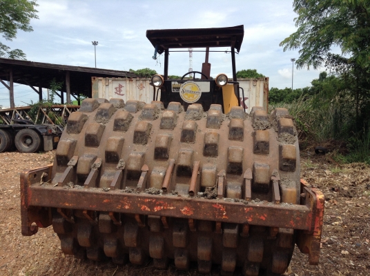 ต้องการขายด่วน ! รถบด ยี่ห้อ DYNAPAC รุ่น CA 251 ต้องการขายด่วน ! รถบด ยี่ห้อ DYNAPAC รุ่น CA 251