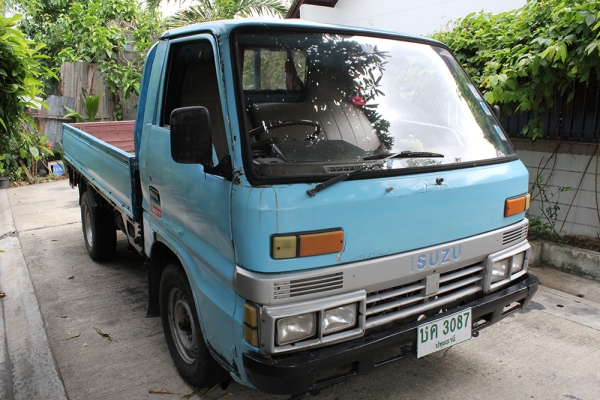 ขายด่วน รถบรรทุก 4 ล้อ Isuzu สามารถต่อรองราคาได้