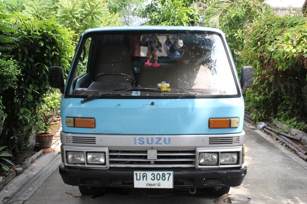 ขายด่วน รถบรรทุก 4 ล้อ Isuzu สามารถต่อรองราคาได้