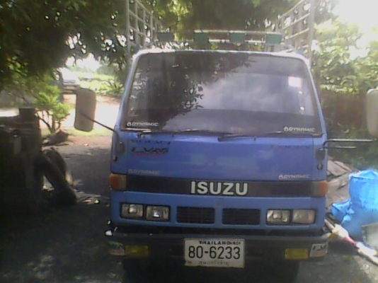 6 ล้อ ISUZU  NKR 110