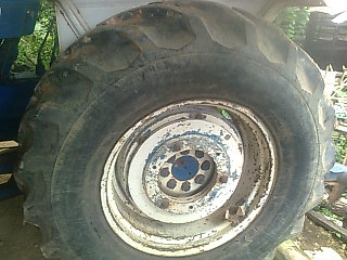 ขายรถไถ FORD 6610 เพลาเดี่ยว เอกสารเล่มทะเบียน 7 จาน ใบมีดดันหน้า ปั๊มกลม ราคา 365000