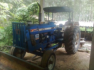 ขายรถไถ FORD 6610 เพลาเดี่ยว เอกสารเล่มทะเบียน 7 จาน ใบมีดดันหน้า ปั๊มกลม ราคา 365000