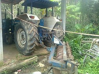 ขายรถไถ FORD 6610 เพลาเดี่ยว เอกสารเล่มทะเบียน 7 จาน ใบมีดดันหน้า ปั๊มกลม ราคา 365000