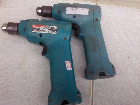 สว่านไร้สาย MAKITA  สองตัวพร้อมใช้การใช้งานทุกอย่างดีแบตไม่เสื่อม(เอาสองตัวลดอีก500)