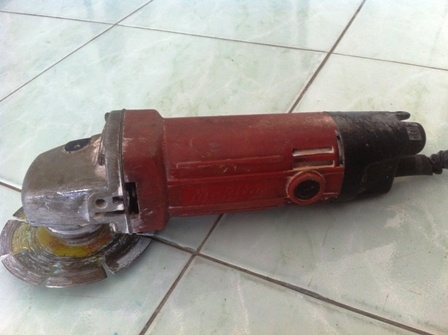 เครื่องเจียรไฟฟ้า Maktec รุ่น MT954 สภาพใหม่ ราคาถูก