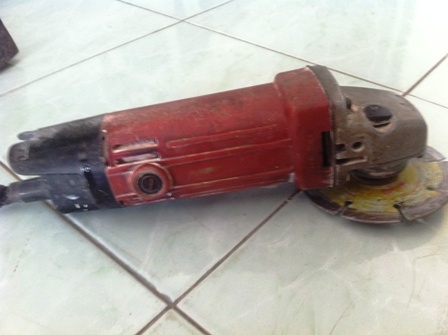 เครื่องเจียรไฟฟ้า Maktec รุ่น MT954 สภาพใหม่ ราคาถูก