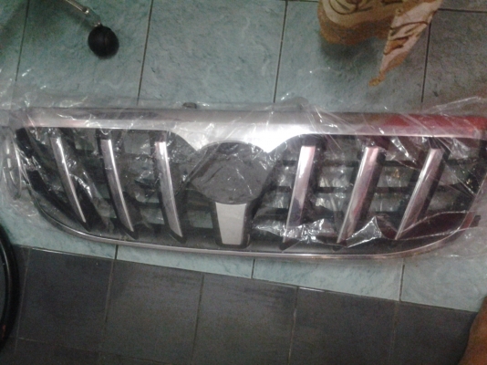 กระจังหน้าวีโก้ทรง prado พร้อมกรอบโครเมี่ยมใส่ช่องสปอร์ตไล