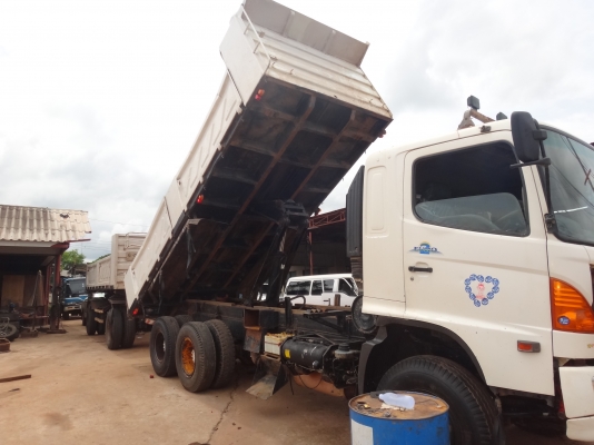 ขายด่วน รถสิบล้อสองเพลาดัมพ์  พ่วง  แม่ลูก HINO  MEGA 320   กระบะบะสามมิตร  พร้อมใช้งาน