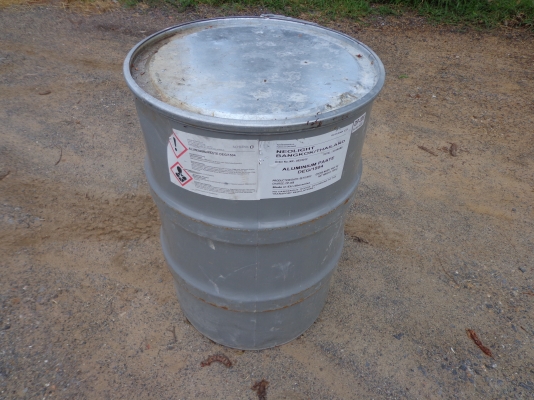 ขายถัง 200 ลิตร 0831113623คุณปุ้ย