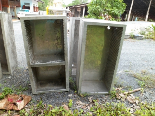 ตะกงปูน ตะกงตับ หรือตะกงชุด สำหรับทำยางแผ่น ชนิด 50 ช่อง ตะกงปูน ตะกงตับ หรือตะกงชุด สำหรับทำยางแผ่น ชนิด 50 ช่อง