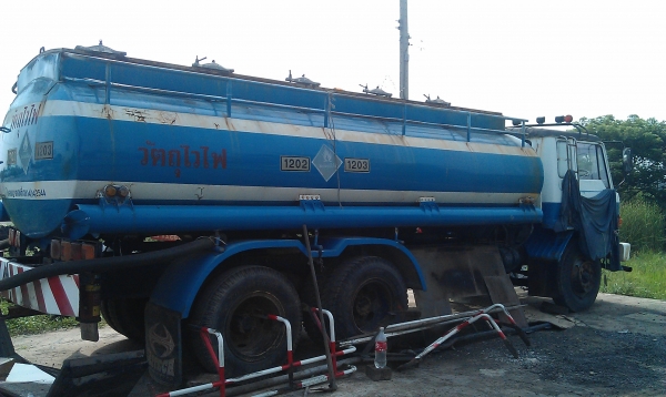 ขายรถ10ล้อบรรทุกน้ำมัน  เครื่องEH700