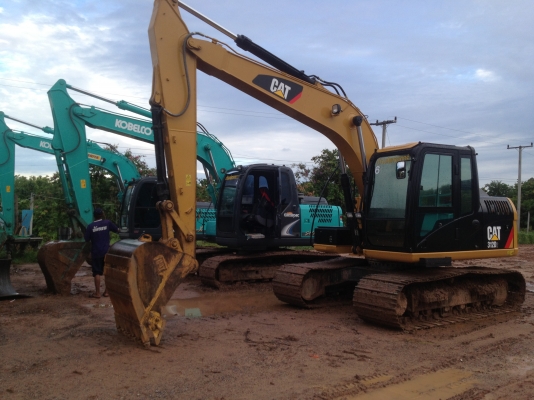 รถแม็คโคร   รถเทรลเลอร์ ให้เช่า  รายวัน รายเดือน