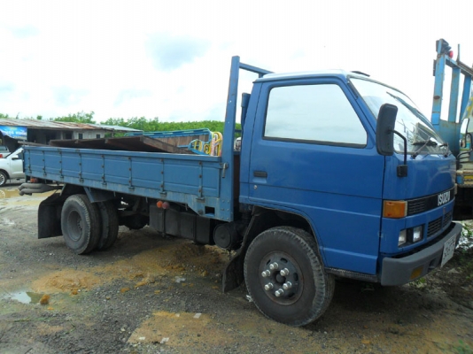 Isuzu NPR 115 Fหน้า Fหลัง คอกสวย ยางปานกลางขึ้น ทะเบียนพร้อม ราคาต่อรองได้