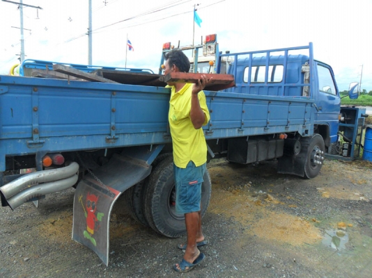 Isuzu NPR 115 Fหน้า Fหลัง คอกสวย ยางปานกลางขึ้น ทะเบียนพร้อม ราคาต่อรองได้