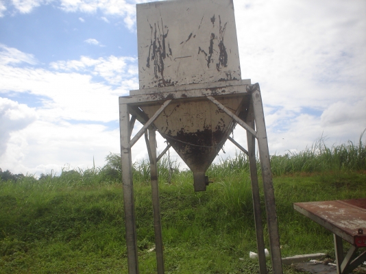 **เพิ่มรูปครับมาก**เหล็กเยอะครับ**อยู่ยุดยา**ตามรูปครับ ** ต้องการขายออกด่วน**