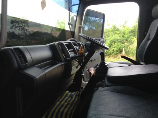 รถฮีโน่ 6 ล้อดั้ม 175 แรงม้า ปี 55  สนใจติดต่อ 081 - 6079515