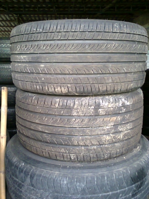 ขายยาง 265 30 19 ปี13 1คู่ 4500 0806260417 เล็กครับ