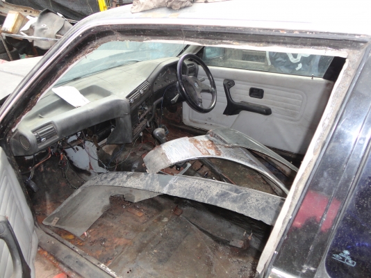 ขายซาก BMW E30 ไม่มีเครื่อง ไม่มีทะเบียน ขายซาก BMW E30 ไม่มีเครื่อง ไม่มีทะเบียน