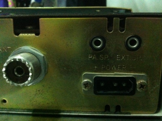 ขายเครื่องโมบาย 27 MHz. 40 CHสภาพเครื่องสวยครับมาพร้อมไมค์ ราคาไม่แพง