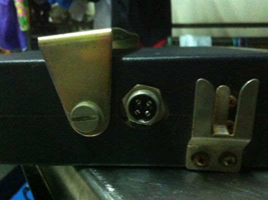 ขายเครื่องโมบาย 27 MHz. 40 CHสภาพเครื่องสวยครับมาพร้อมไมค์ ราคาไม่แพง