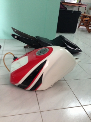 ขาย แฟริ่ง rc211 พร้อมถังน้ำมัน nc30 ทั้งชุด