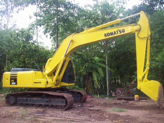 KOMATSU PC200-6