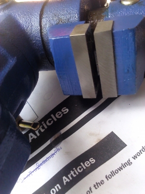 ด่วน ปากกาจับงาน 3 นิ้วของUSA. หมุนปากขึ้นลงได้สองด้าน ใช้ยึดจับที่ขอบโต๊ะทั่วไปได้ใช้งานได้ดี