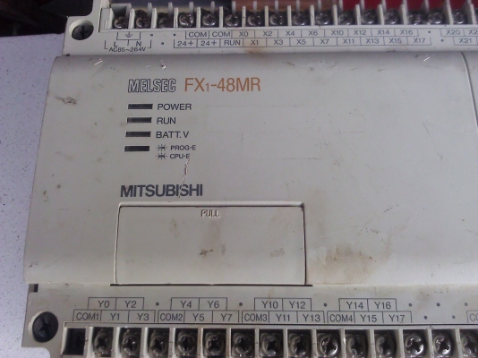 PLC mitsubishi fx1-48 ใช้ความคุมการทำงานต่างๆของอุปกรณ์ได้เยอะมาก