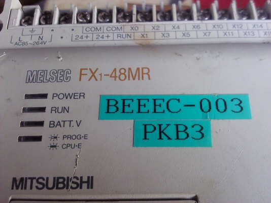 PLC mitsubishi fx1-48 ใช้ความคุมการทำงานต่างๆของอุปกรณ์ได้เยอะมาก