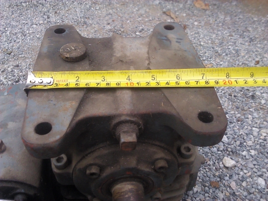 เกียร์ทดแบบสองชั้นต่อกัน ทำให้อัตราทดเยอะมาก ประมาณ1ต่อ300 ของUSA.(มีสองตัว)