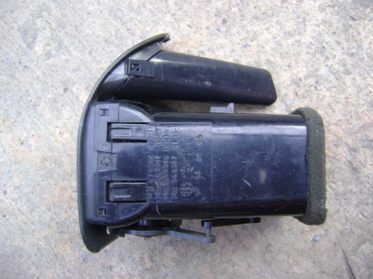 กรอบช่องแอร์ mitsu ultima (ด้านขวา)