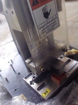 ชุดป็้มกดอัดงานทำงานด้วยกระบอกลมคู่แฝด ใช้ทำงานได้หลากหลายมาก ชุดป็้มกดอัดงานทำงานด้วยกระบอกลมคู่แฝด ใช้ทำงานได้หลากหลายมาก