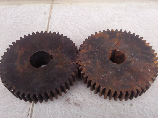 ลดราคาเฟื่องตรงโต6นิ้ว ของใหม่ยังไม่ได้ใช้ รูใน 38 มม.(มี2 ตัว)ขายเป็นคู่