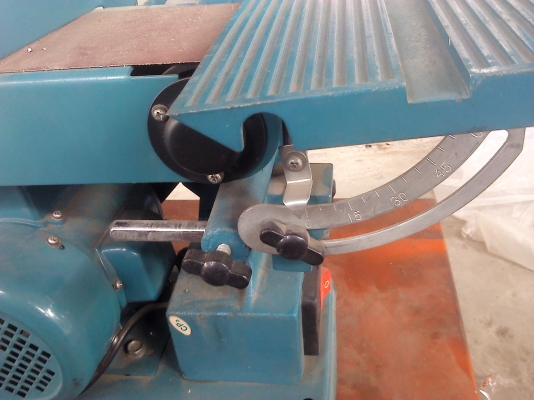 เครื่องขัดกระดาษทราย ใช้ลบคมแต่งผิวอื่นๆ ทำให้งานออกมาสวยและเร็วขัดแต่งได้ทุกวัสดุของใหม่พร้อมใช้ปรับองศาการขัดได้