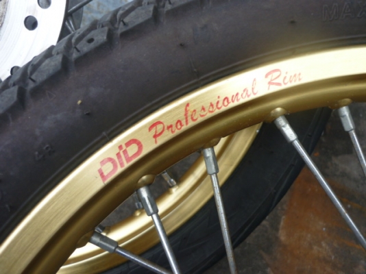 ชุดล้อ DID พร้อมใส่ ฮอนด้ารุ่นSonic CBR และตระกูลฮอนด้า ถูกๆ..พร้อมจานดิส