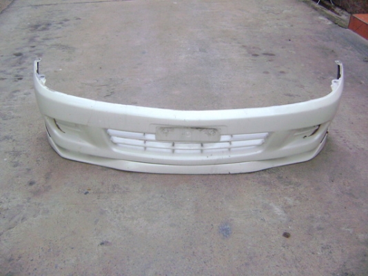 กันชนหน้าพร้อมลิ้น มิตซูท้ายเบนซ์ (มือสอง)