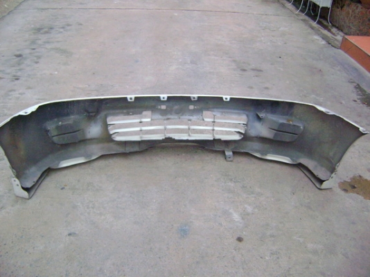 กันชนหน้าพร้อมลิ้น มิตซูท้ายเบนซ์ (มือสอง)