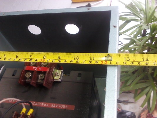 (เหมาะใช้กับไฟที่ได้จากการปั่นกังลมหรืออื่นๆ)หม้อแปลงเพิ่มแรงดันจากน้อยๆหรือ 70V.ให้เป็นไฟบ้าน 220 เป็น  ตัวค่อนข้างใหญ่ 4.5KVA..หนักประมาณ 30 กก.(เหลือ1 ตัว)