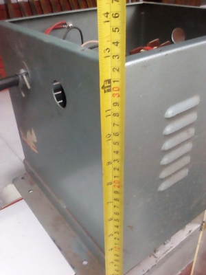 (เหมาะใช้กับไฟที่ได้จากการปั่นกังลมหรืออื่นๆ)หม้อแปลงเพิ่มแรงดันจากน้อยๆหรือ 70V.ให้เป็นไฟบ้าน 220 เป็น  ตัวค่อนข้างใหญ่ 4.5KVA..หนักประมาณ 30 กก.(เหลือ1 ตัว)