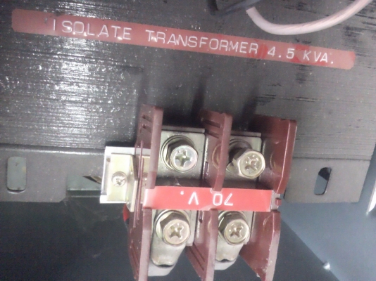 (เหมาะใช้กับไฟที่ได้จากการปั่นกังลมหรืออื่นๆ)หม้อแปลงเพิ่มแรงดันจากน้อยๆหรือ 70V.ให้เป็นไฟบ้าน 220 เป็น  ตัวค่อนข้างใหญ่ 4.5KVA..หนักประมาณ 30 กก.(เหลือ1 ตัว)