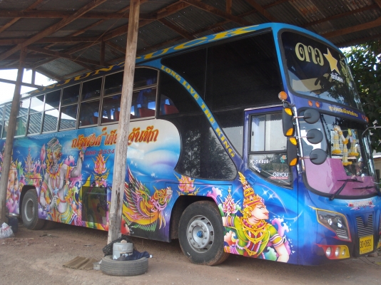 ขายรถบัสเบนช์ เครื่อง ek 100 260 แรง สถาพใหม่ พร้อมใช้งาน