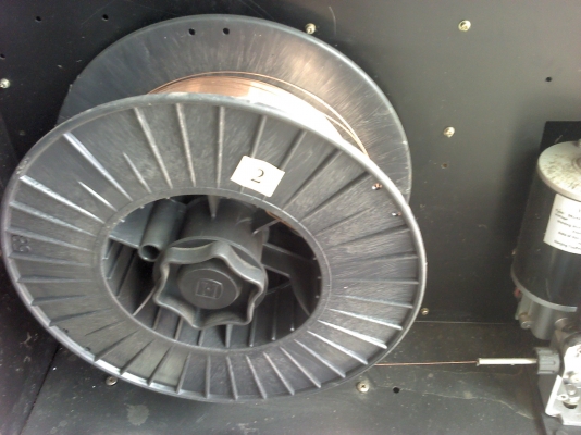 ลดราคาเครื่องเชื่อม MIG ยี่ห้อ DIAMOND WELA รุ่น 250Y เป้นระบบอินเวอร์เตอร์ พร้อมถังและอุปกรณ์ป้อนลวด(แค่ถังก็5000กว่า