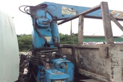 Hino Hi-Tech 6 ล้อ ปี 38 FG+เครน3ตัน. 5 เหลี่ยม ท้องV เครื่อง 210 แรงม้า กระบะยาว 6 เมตร ยางขอบ20 สภาพ 90\% เบรกจิ๊ฟฟี่ พวงมาลัยเพาเวอร์ ไฟฟ้า. สภาพพร้อมใช้. 750,000