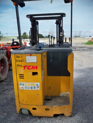 Forklift TCM ยืนขับ