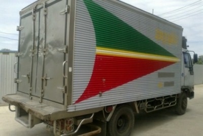 HINO หกล้อ FC4J ปี44 ตู้เปียก (อู่เอกชัย) ยาว4.3 เมตร หัวเดิม ซัซซี่ท่อนท้ายผุเดิมแต่ช่วงหน้าสวยหมด ภายในสวยอุปกรณ์ครบ แอร์เย็น เครื่องดี วิ่ง 3xx,xxx 650,000